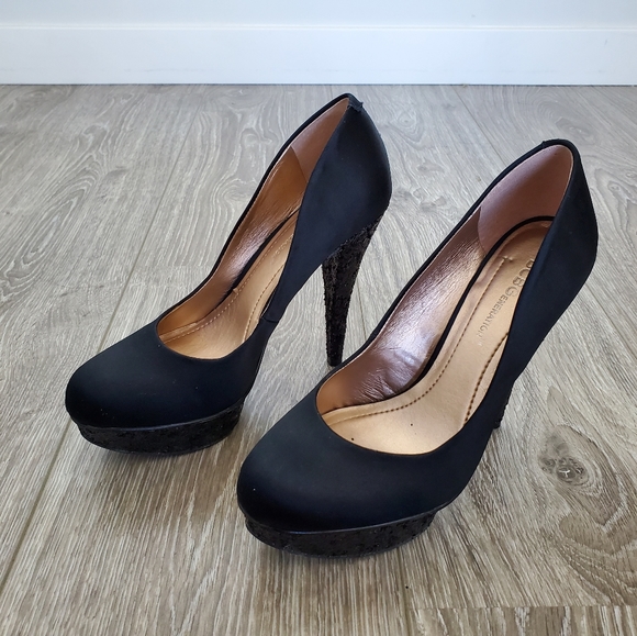 BCBG generation black satin capone pump heel - Picture 4 of 5